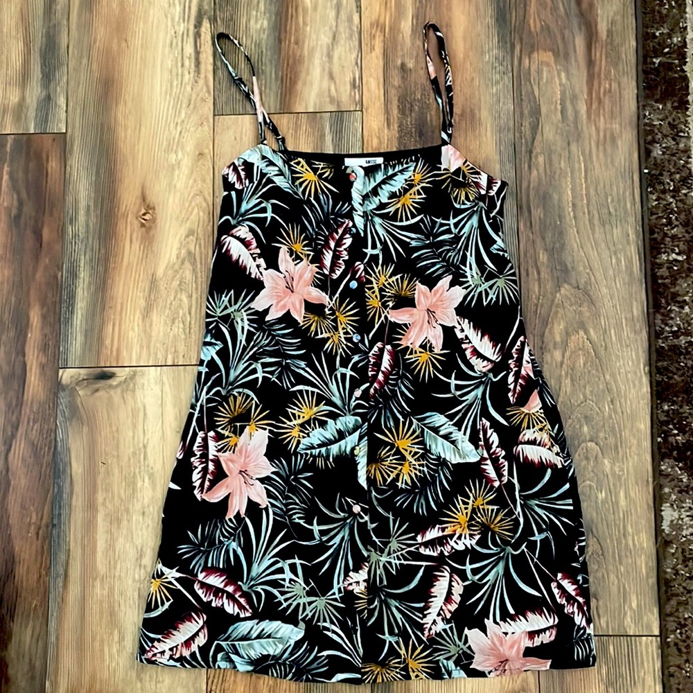 NWT Amuse Society Centroid Dress Size L with Adjustable Shoulder Straps No Flaws